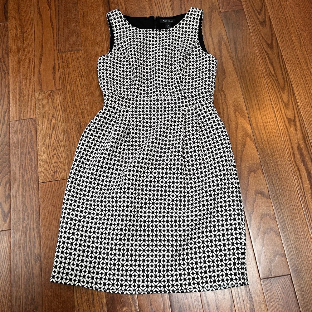 White House Black Market Black and White Geometric Knee Length Dress Size 4